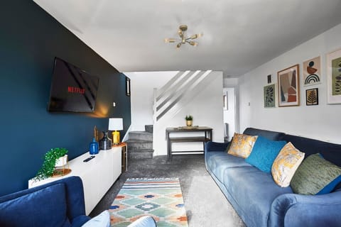 [Living area] Fast wifi perfect for streaming your favourite shows