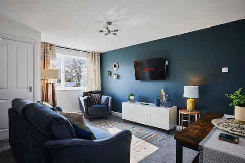 [Living room] 50` Smart TV with Netflix/Amazon Prime