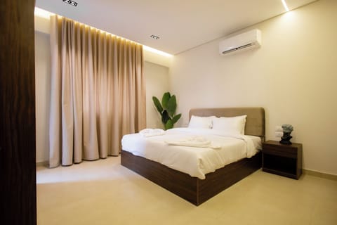 Luxury Studio, City View | Private kitchen | Shared fridge, microwave, espresso maker, coffee/tea maker