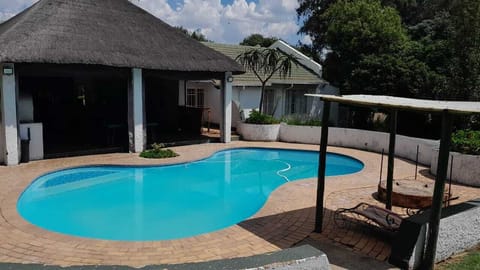 2 outdoor pools