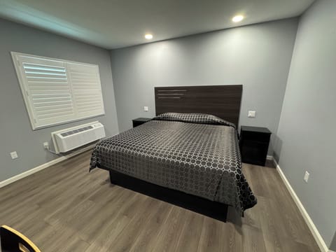 Deluxe Single Room, Non Smoking | Desk, free WiFi, bed sheets