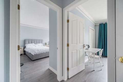 Family Suite | Desk, laptop workspace, free WiFi