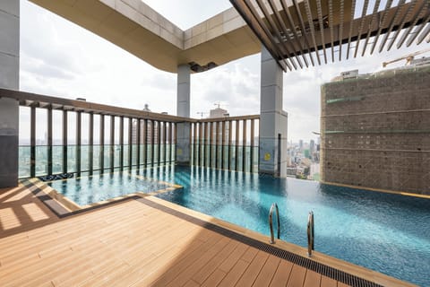 5 outdoor pools