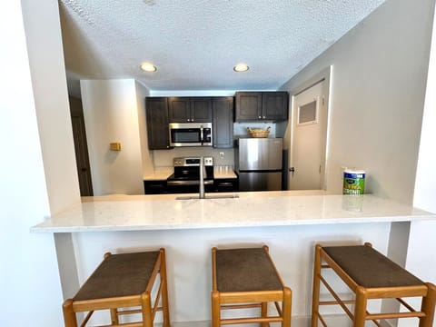 All new appliances, Granite Countertop.