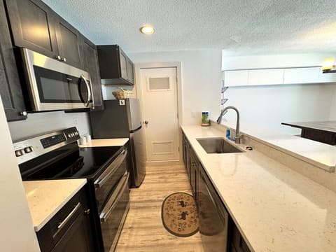 All new appliances, Granite Countertop.