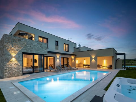 Home, Cottage, Estate, Shade, Garden, Backyard, Yard, Hacienda, Landscaping, Garden Buildings