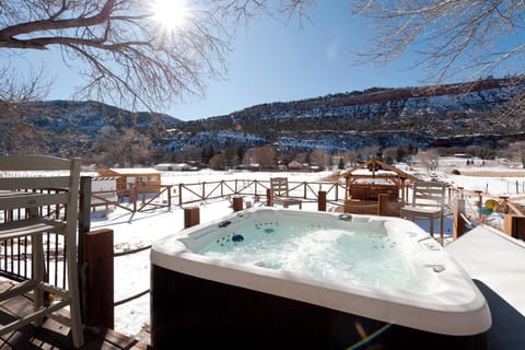Private hot tub with Hermosa Cliff Views