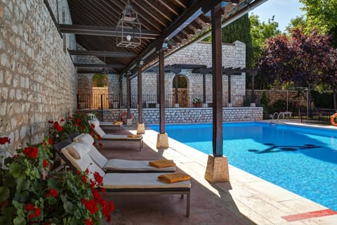 Outdoor pool, sun loungers