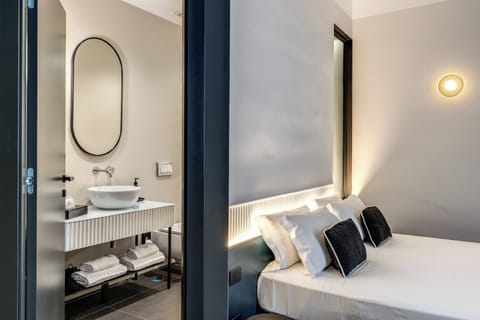 Exclusive Room | Egyptian cotton sheets, premium bedding, down comforters