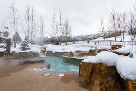 Outdoor hot tubs with slope views