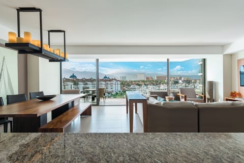 Deluxe Condo, 2 Bedrooms, Marina View | Living area