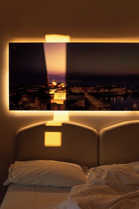 Flexible Room (Room Change) | Select Comfort beds, minibar, in-room safe, desk