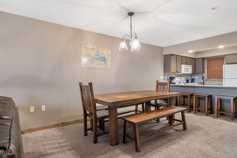One Bedroom Condo - Dining Table