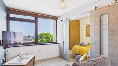 Driftwood Den - 1 Bedroom Apartment - Saundersfoot (28350)