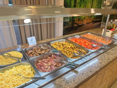 Daily buffet breakfast for a fee