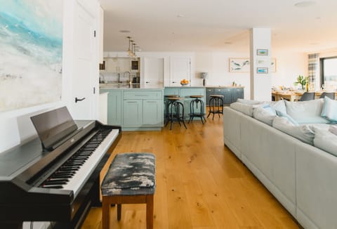 Heron House, Newquay. First floor: There is a state-of-the-art Sonos sound system throughout the entire property