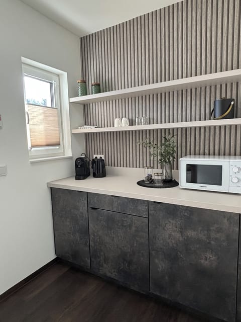 Mini-fridge, espresso maker, coffee/tea maker, electric kettle