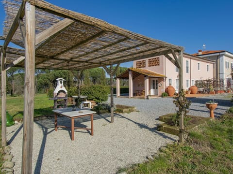 Blue, Water, Water Resources, Body Of Water, Waterway, Coastal And Oceanic Landforms, Sea, Coast, Bank, Lake