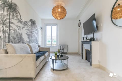 Salon avec télévision 