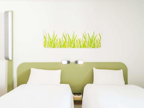 Twin Room, 2 Twin Beds | Free WiFi