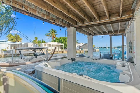 House, Smoking | 4 bedrooms, desk, high-speed internet