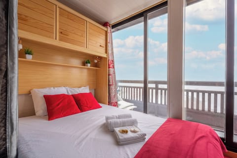 One Bedroom Apartment with Mountain Views | 1 bedroom, premium bedding, free WiFi, bed sheets