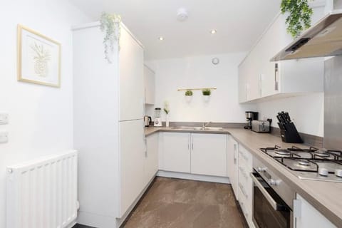 Standard House | Private kitchen | Electric kettle