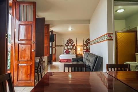 Junior Suite, Balcony, Garden View