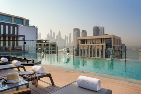 Infinity pool