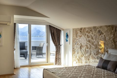 Romantic Room, 1 Bedroom, Jetted Tub, Sea View | Minibar, in-room safe, blackout drapes, free WiFi