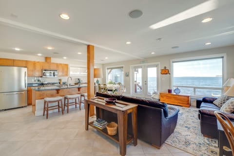 Blaine Vacation Rental | 2BR | 2BA | 1,700 Sq Ft | Exterior Staircase to Enter