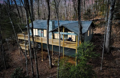 Brand new decks, for BBQs, outdoorb views from large windows aligning home.