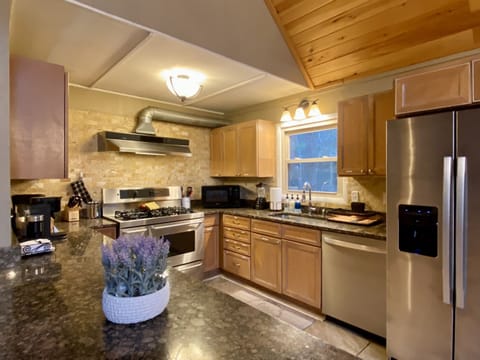 Kitchen fully stocked and ready to get cooking 