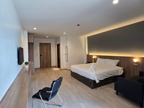 Family Room | In-room safe, iron/ironing board, free WiFi