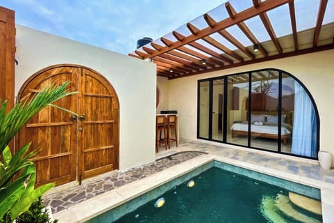 Private pool