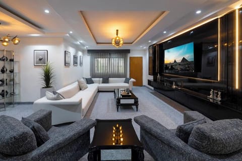 Junior Apartment, Balcony, City View | Living area