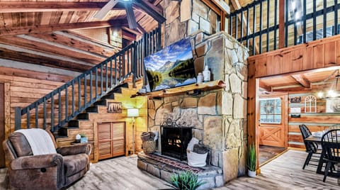 Cabin, 3 Bedrooms | Interior
