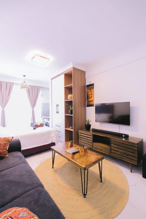 Apartment, 1 Bedroom, Accessible, City View | Living room