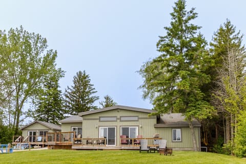 West Lake Cottage - Consecon Lodge