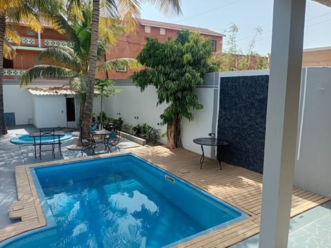 2 outdoor pools