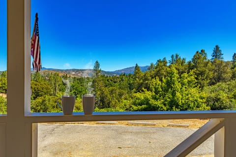 Relax with tree top views at Enzo's Place!