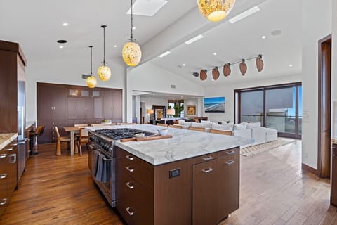 Spacious kitchen and dining area