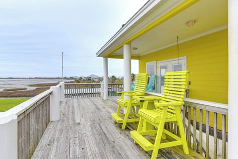 Gilchrist Vacation Rental | 3BR | 2BA | 1,700 Sq Ft | Stairs Required to Enter