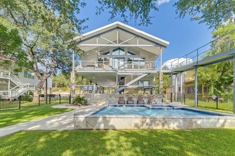 Welcome to Z Lakehouse on Lake LBJ!