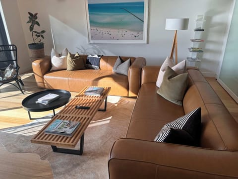 large living/ dining space