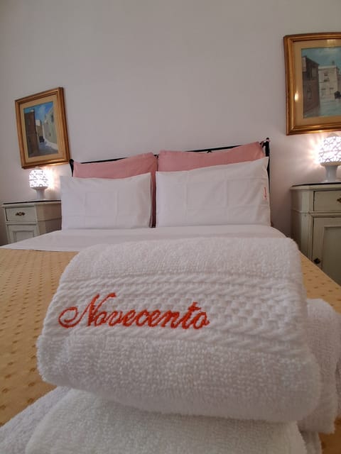 City Double Room, Non Smoking, Air conditioning | Laptop workspace, iron/ironing board, bed sheets