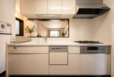 Family Villa, 4 Bedrooms, Non Smoking, Balcony | Private kitchen