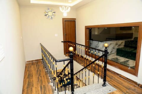 Deluxe Room | Living area