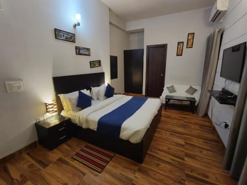 Superior front Green View Room with Balcony