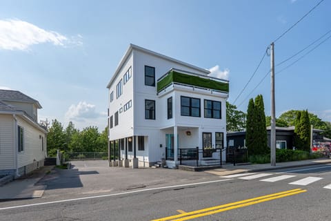 Modern 3 story house